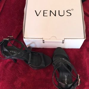 Venus high heels !